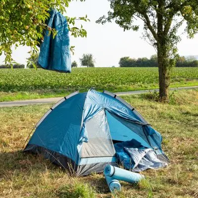 Festivalový a štartovací set pre dva - kupolový stan so spacákom a karimatkami