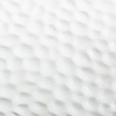 Lovirea unei foi de aluminiu cu un ciocan - kilimanjarowei