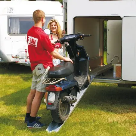 Garáž Carry Moto - nájazdová rampa