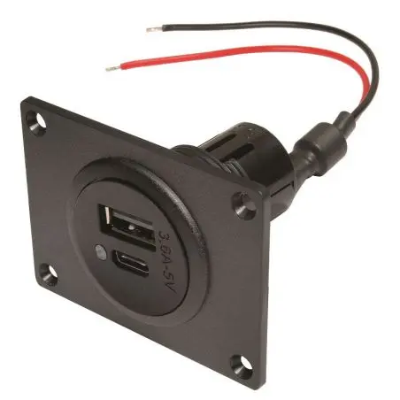 Beépített aljzat - 1 x 3600 mA USB-A és 1 x 3600 mA USB-C csatlakozás