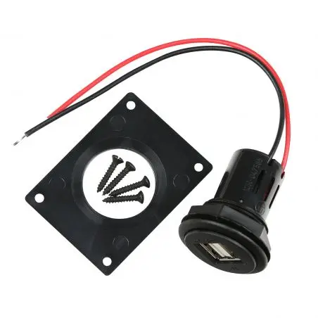 Zabudovaná zásuvka - 2 x 2500 mA pripojenie USB-A