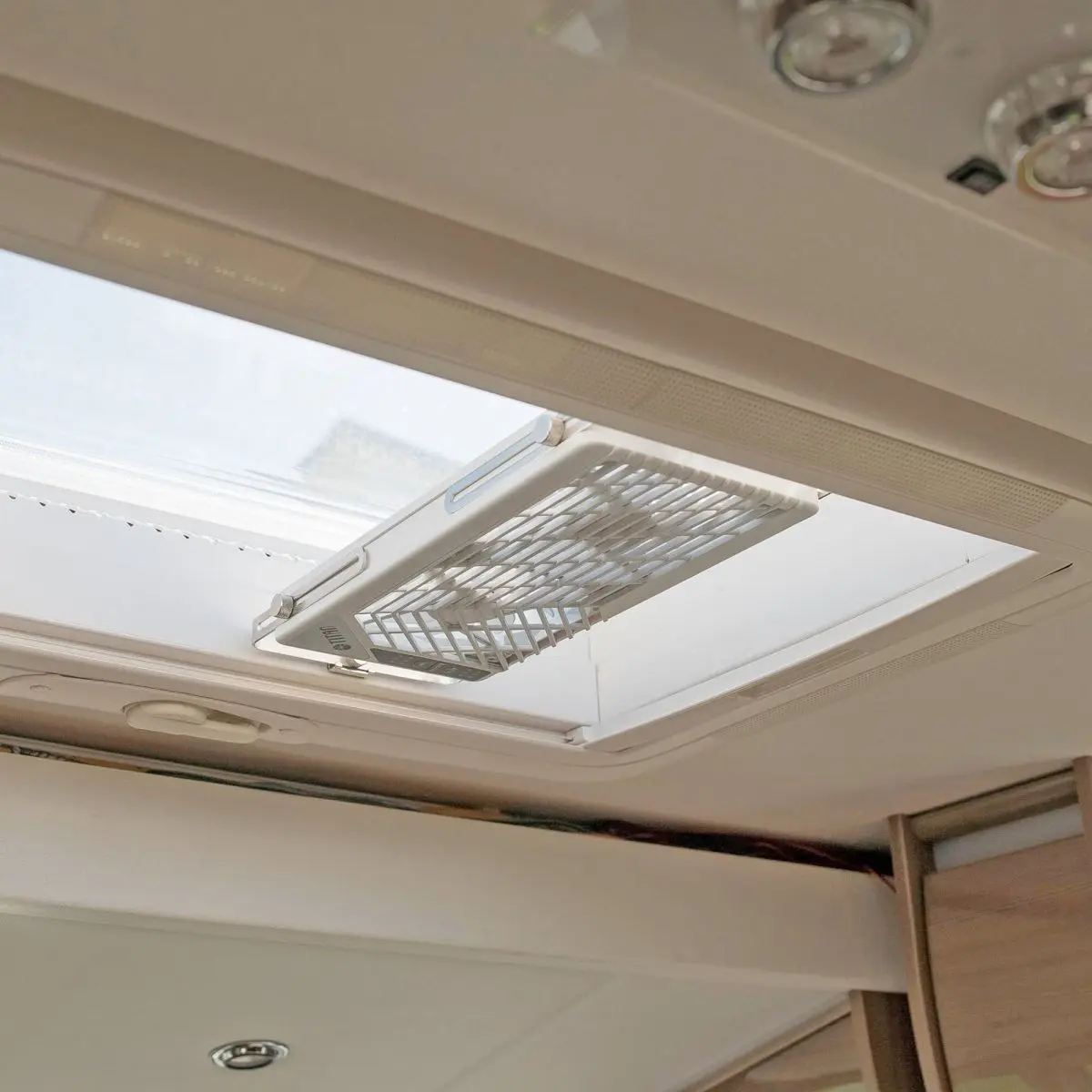 Strešný dvojitý ventilátor Titan TTC-SC21/V3+