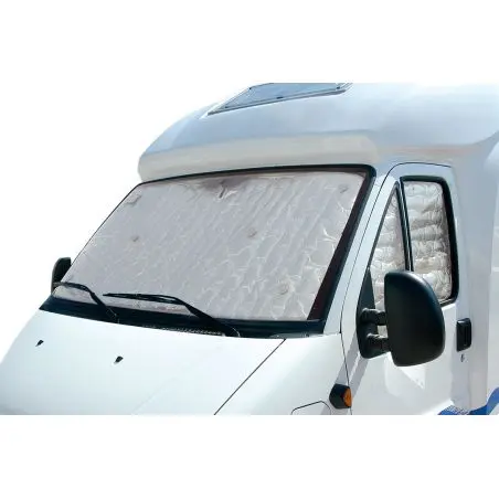 Un set de covoare termice Cli-Mats NT pentru Ford Transit din anul 2014/05