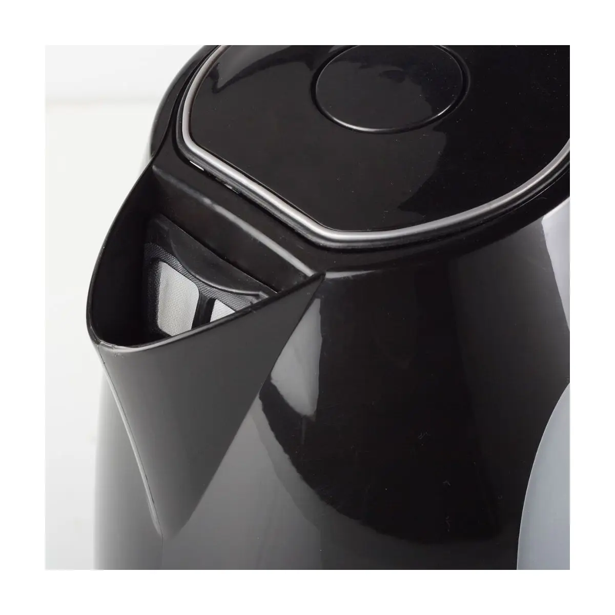 Varná kanvica 1,5 l - 2000 watt/230 voltov