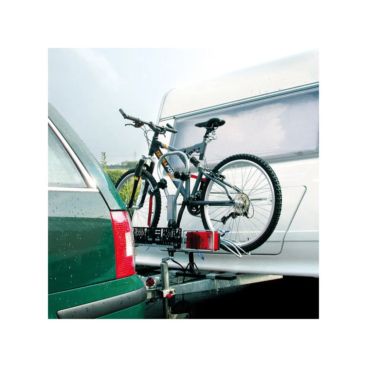 Atașare la suportul pentru biciclete - pe bara de tracțiune