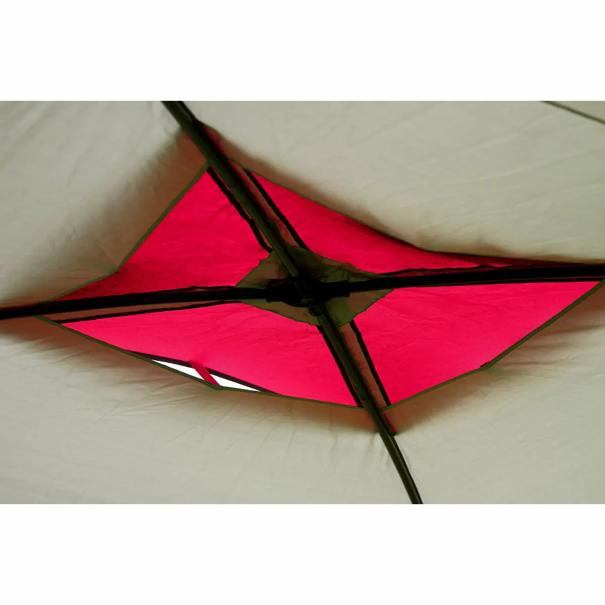 Fesztivál Shelter Shades of Rock - 450x243x450cm