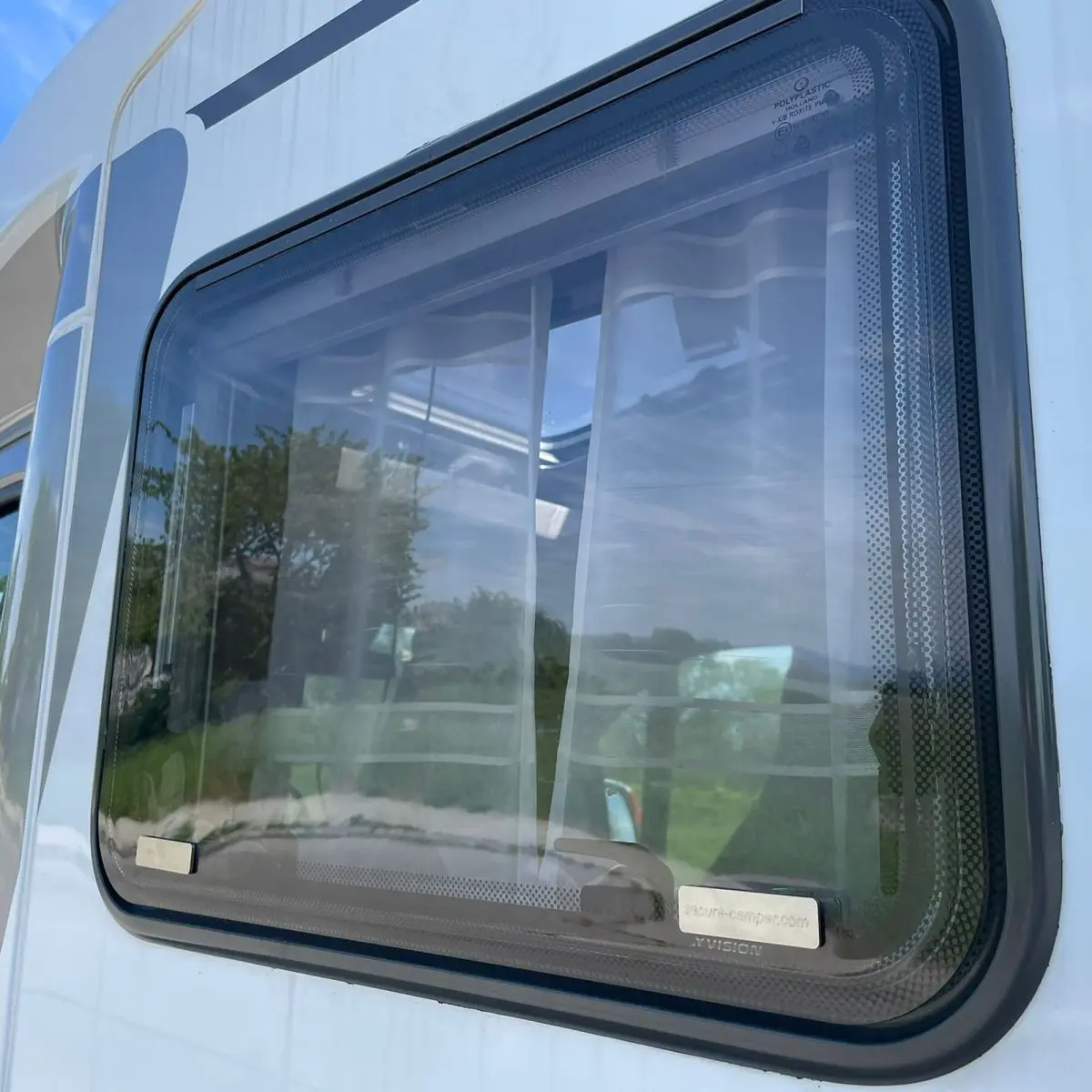 Einbruchschutz fr Wohnmobil- und Wohnwagenfenster - Profil small Polyvision Aero Rahmen